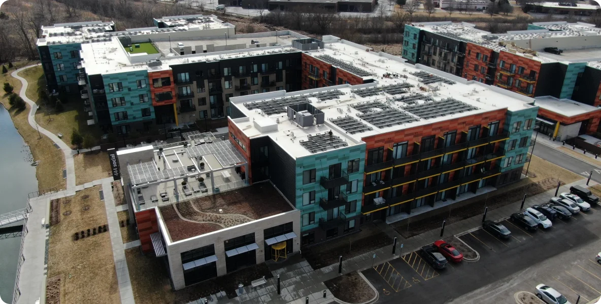 444-unit luxury apartment complex Chicago metro common area commercial solar rooftop array 500 kW Illinois